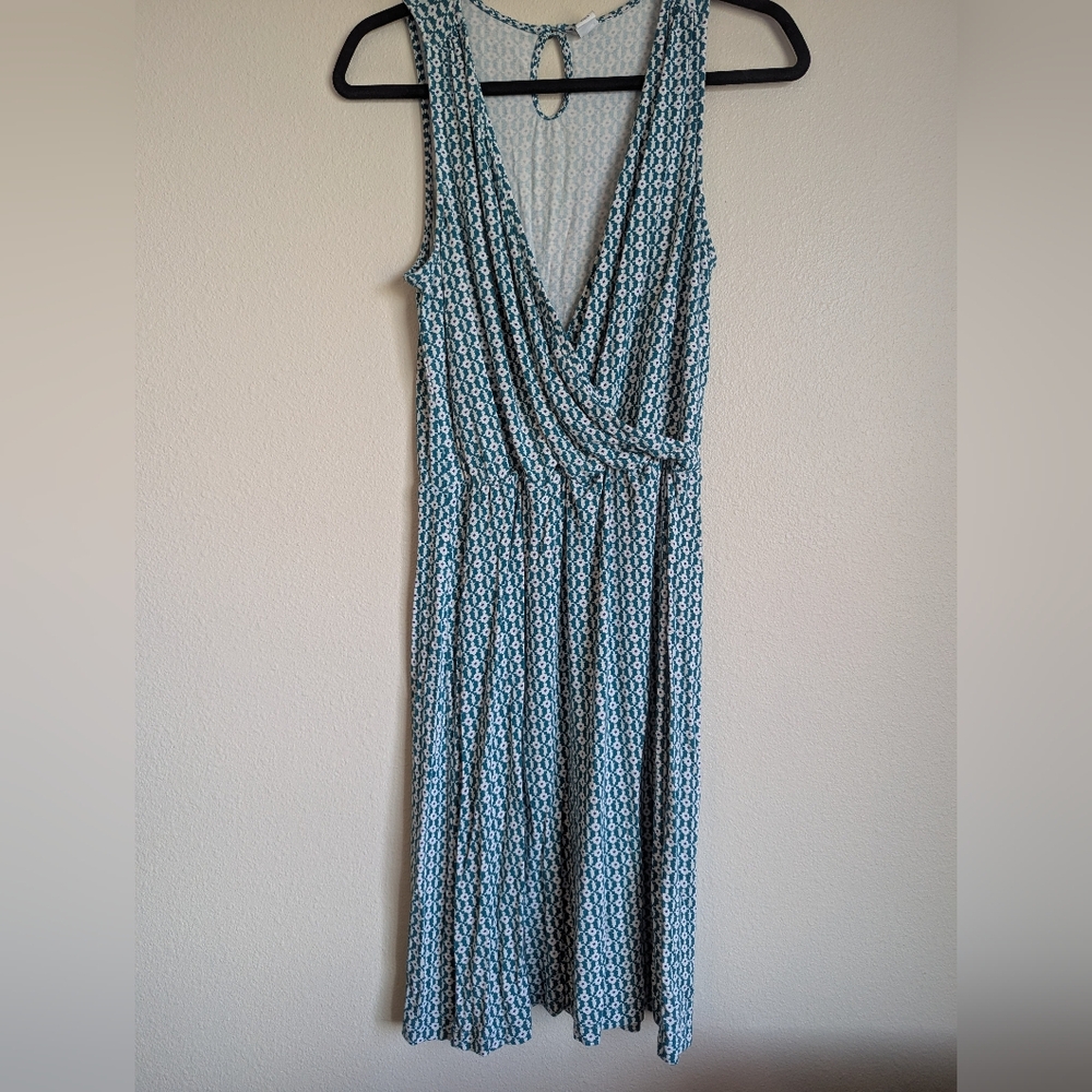 Old Navy Green And White Sleeveless V-Neck Midi Dress Size M